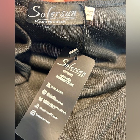 NWT,Solersun,Long-Sleeved,Wrapped Hip,Surplice Low-V Neckline, Black, Size M - Picture 5 of 13